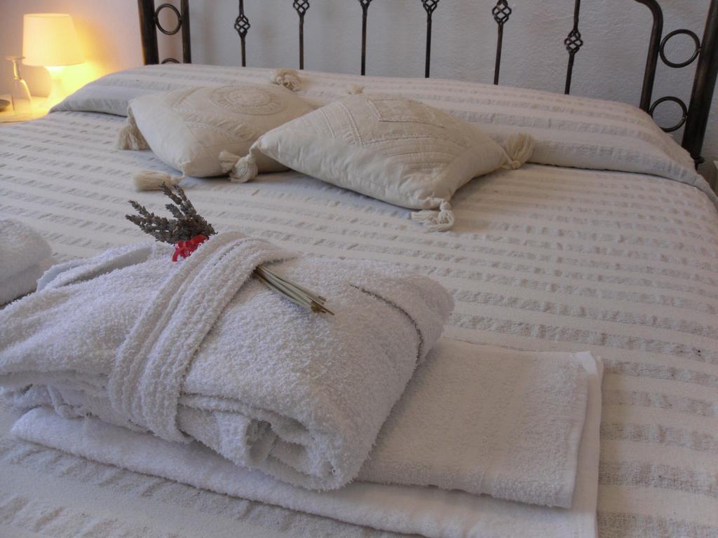 B&B Fragus E Saboris De Sardigna Sadali Habitación foto